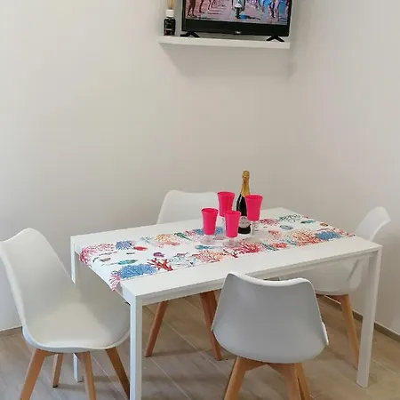 Retroscena In Centro Apartment *